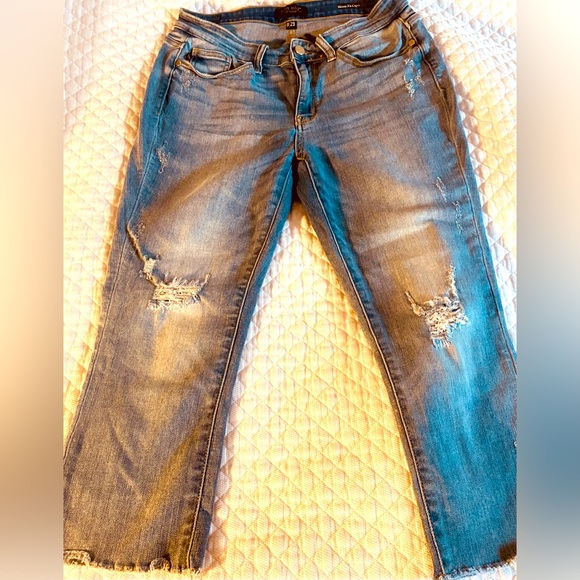 Judy Blue jeans size 9/ 29 skinny fit capri - Picture 2 of 4